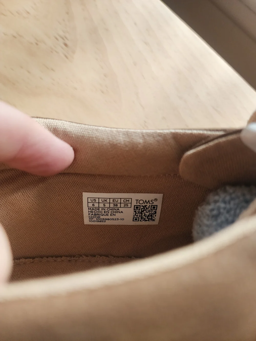 TOMS Boys Fenix Mid Top Sneaker Toffee Brown Size 6